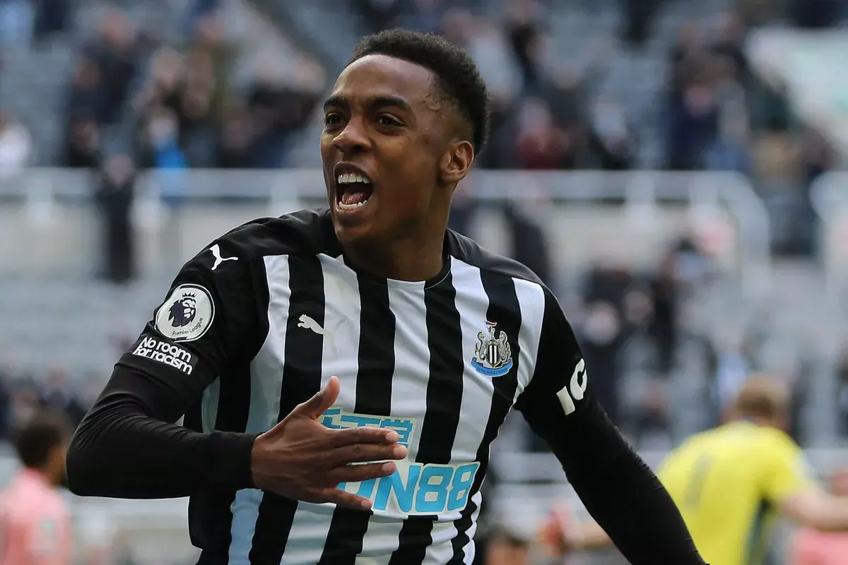 Joe Willock takes the lead for Newcastle against Manchester United in STYLE